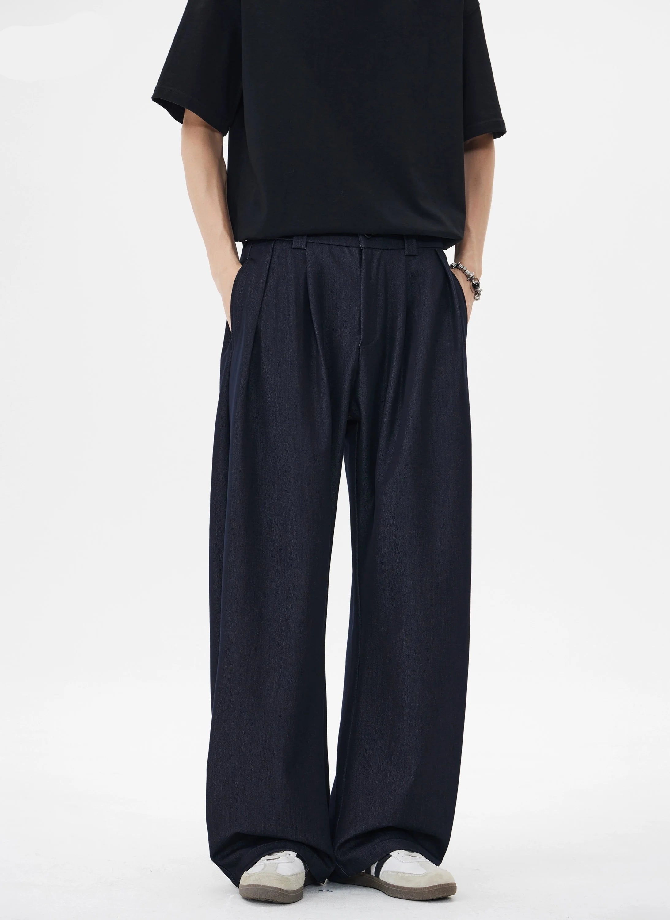 Pleated Wide Leg Semi-Barrel Trousers
