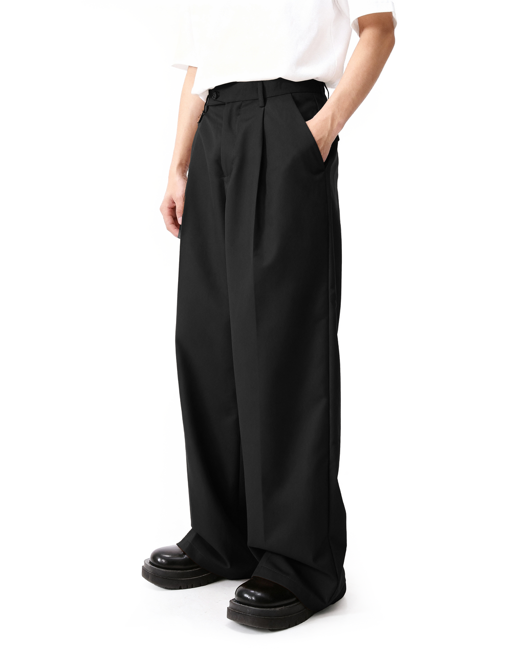 Pleated Wide Leg Low-Waisted Trousers