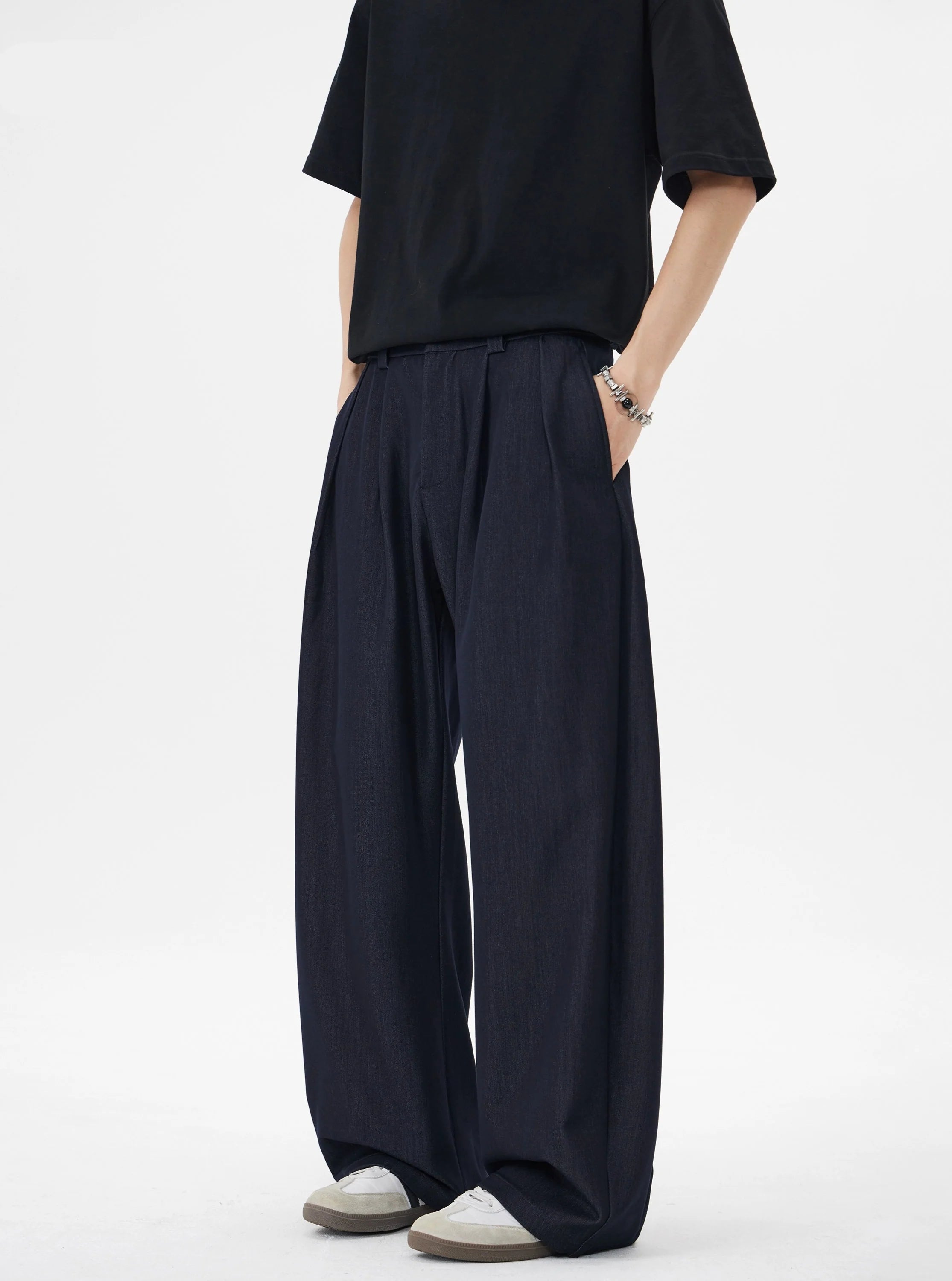 Pleated Wide Leg Semi-Barrel Trousers